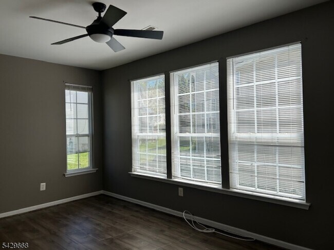 Building Photo - 240 Winding Hill Dr