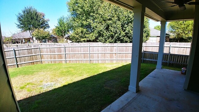 Building Photo - 104 Perfect Pl