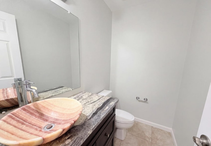 Building Photo - 1379 Gumbert Dr