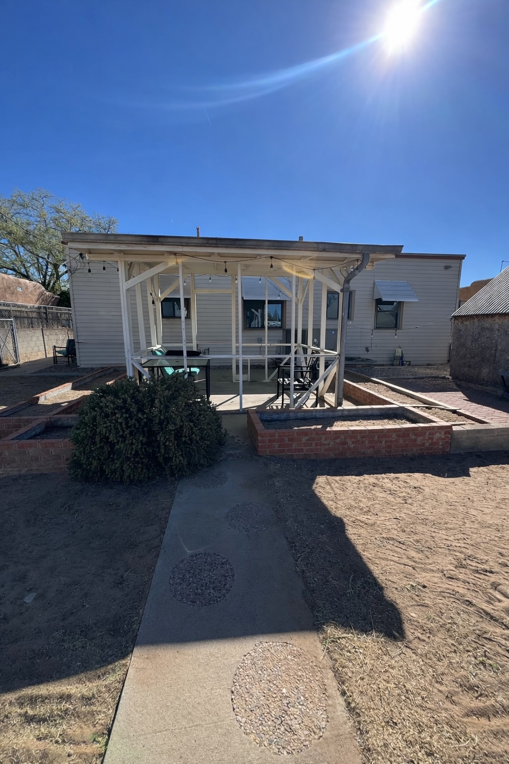 Building Photo - 2113 Madeira Dr NE