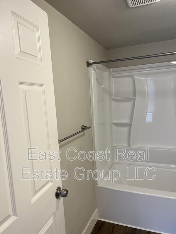 Building Photo - 121 E Franklin St