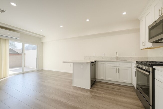 Building Photo - 5244 Whitsett Ave