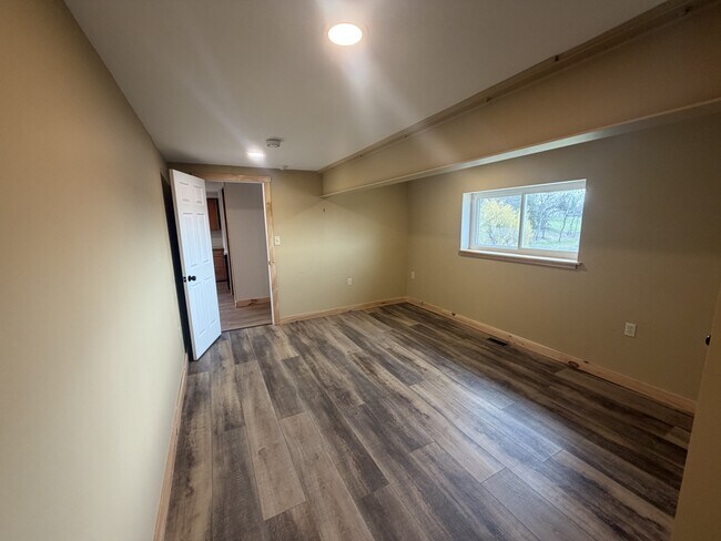 Building Photo - 990 Buck Heights Rd