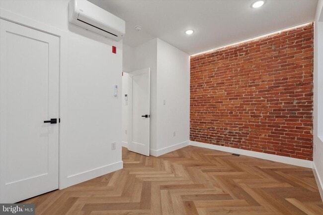 Building Photo - 1438 Tasker St