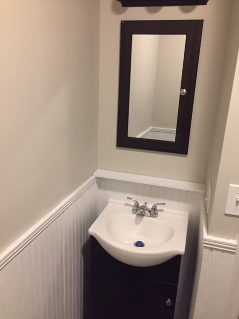 Building Photo - 118 E 15th St