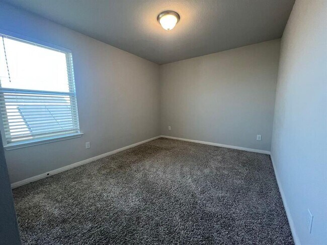 Building Photo - 124 Old Stage Coach Rd