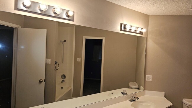 Building Photo - Duncaster Drive, Missouri City, TX 77459 - 3 BR 2.5 BA single-family home
