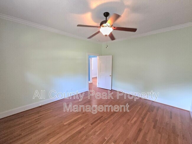 Building Photo - 104 Belvoir Ave