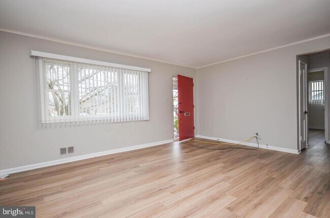 Building Photo - 4426 Hallet St