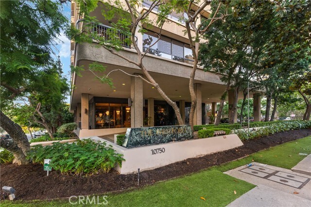 Building Photo - 10750 Wilshire Blvd