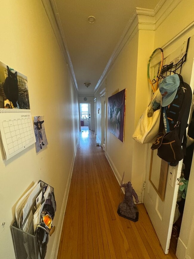 Building Photo - 3348-1 W Sunnyside 2bed/1bath