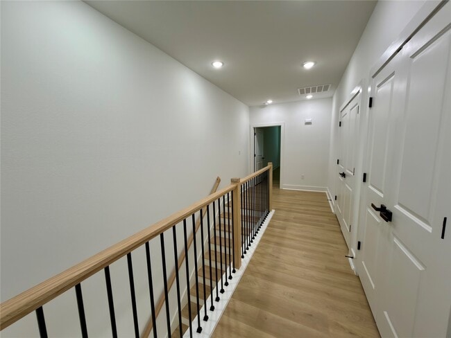 Building Photo - 1806 Benson St