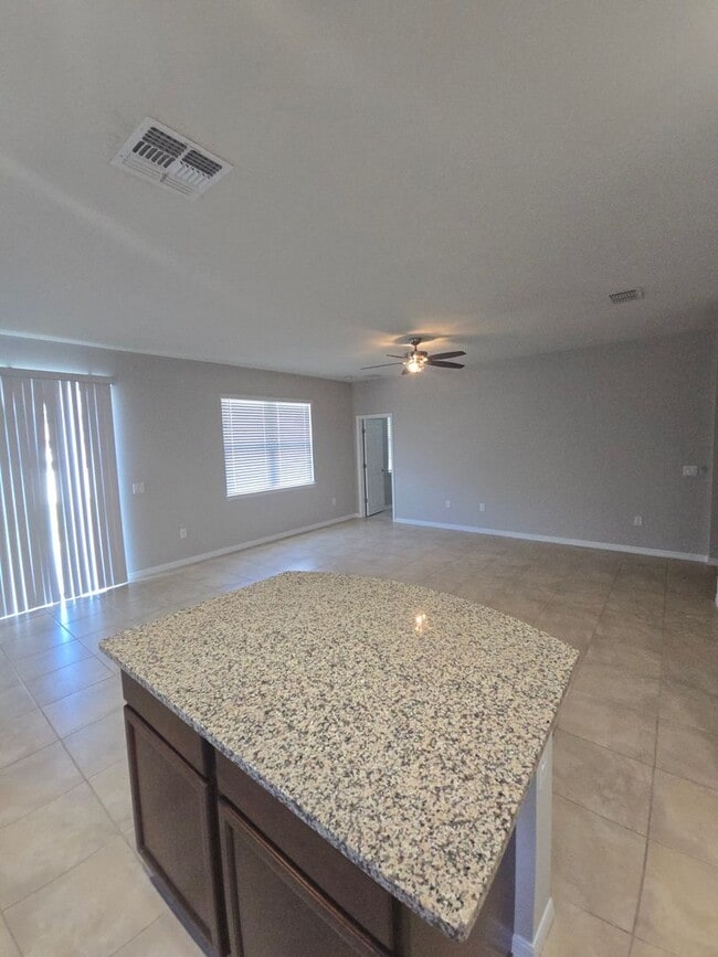 Building Photo - 3 bed 2 bath home built in 2021
