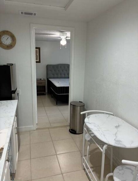Building Photo - 16102 Foxfire Dr