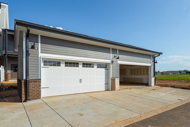 Building Photo - 413 Ronan Way