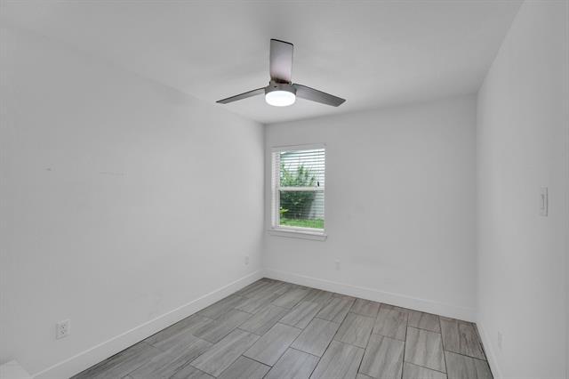 Building Photo - 206 E Chico Dr