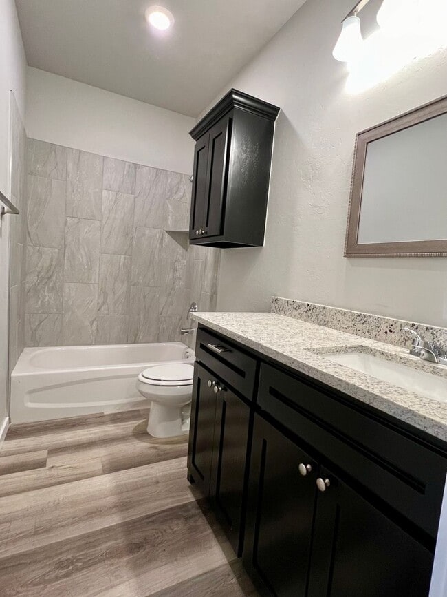 Building Photo - 1316 S 13th St