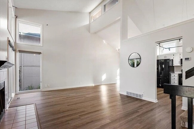 Building Photo - Exceptional Millard School District Home For Rent