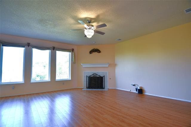 Building Photo - 3921 Lakeside Dr
