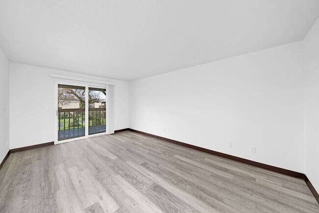 Building Photo - 3 bedroom 1 bath in heart of Milwaukie