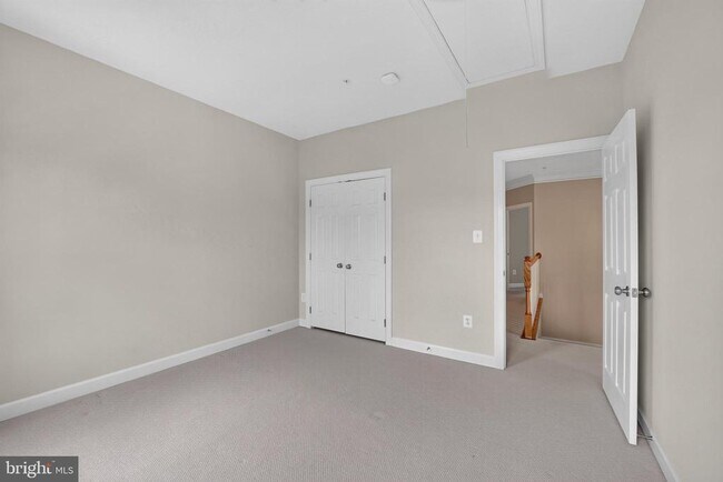Building Photo - 30 Sharpstead Ln