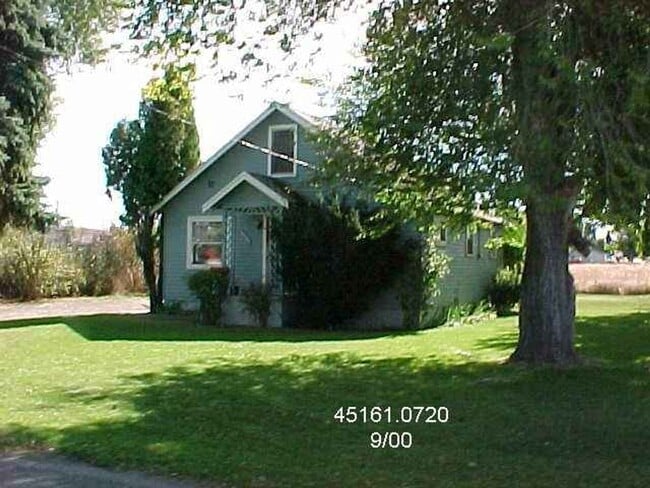 Primary Photo - Feels Like A Little Bit of Country - 1+BR ...