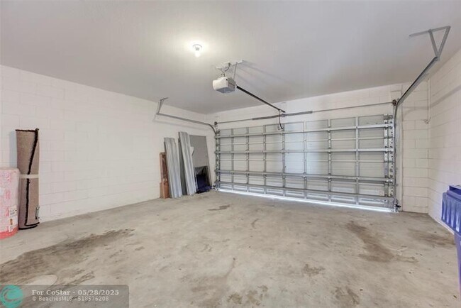 Building Photo - 1566 Lexington Square SW