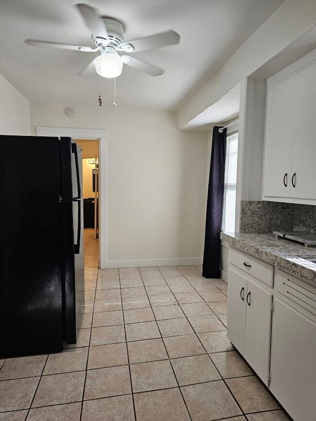 Building Photo - Near Downtown Phoenix 2bedroom 2 baths