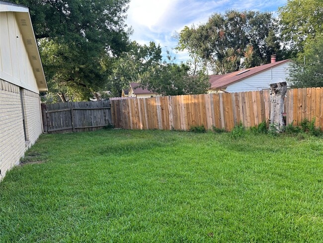Building Photo - 15407 La Loma Dr