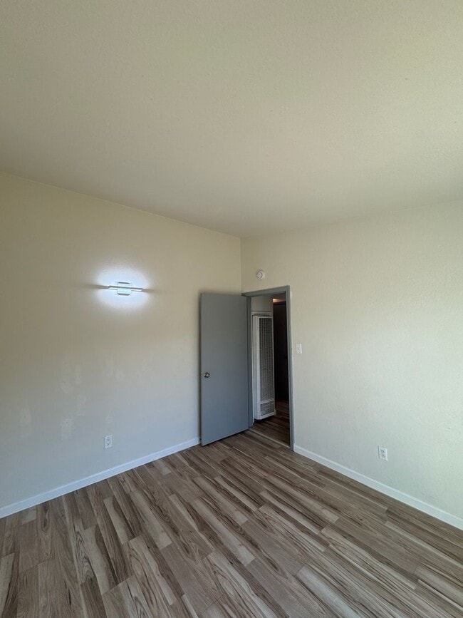 Building Photo - 103 Pueblo Way