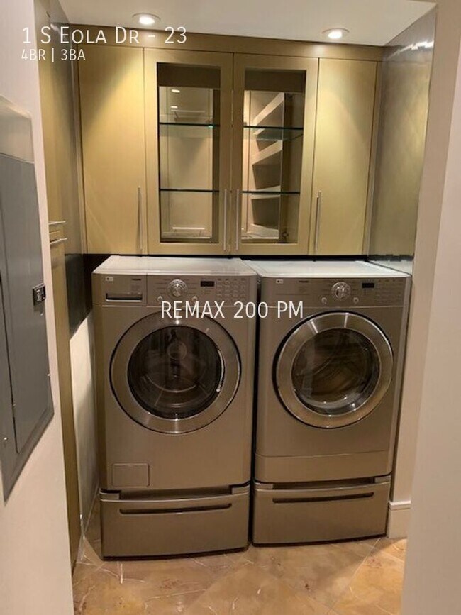 Building Photo - 1 S Eola Dr