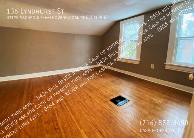 Building Photo - 136 Lyndhurst St