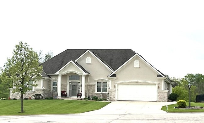 Primary Photo - 4 bedroom Franklin Single Family
