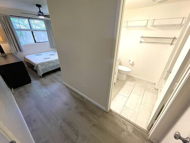 Building Photo - Kihei Shores - Furnished 2 Bed/2Bath Condo - Pool and Hot Tub - 2 Parking Spaces