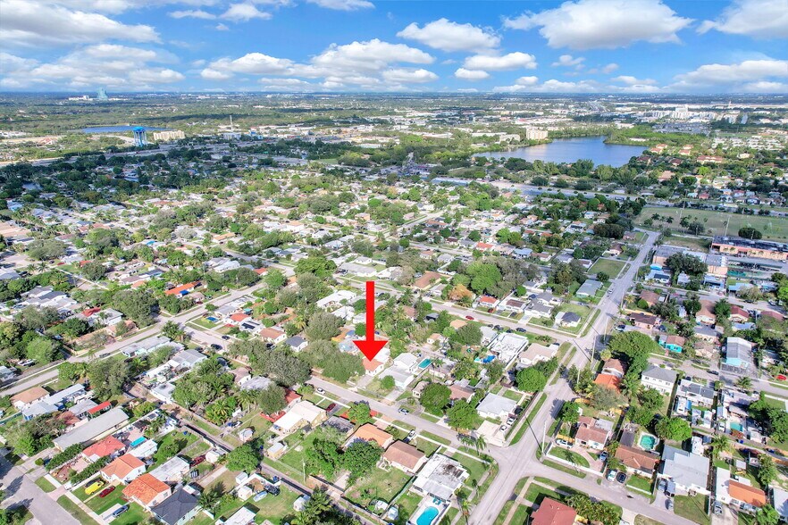 Building Photo - 2419 Coolidge St