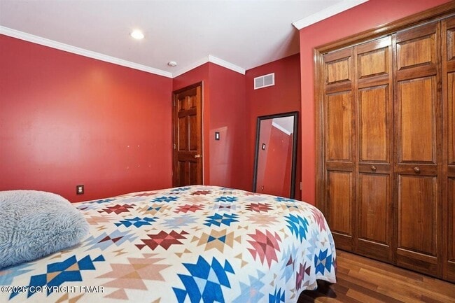 Building Photo - 5132 Pocono Park