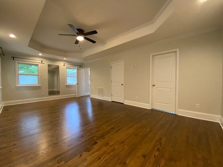 Building Photo - 627 mayview dr
