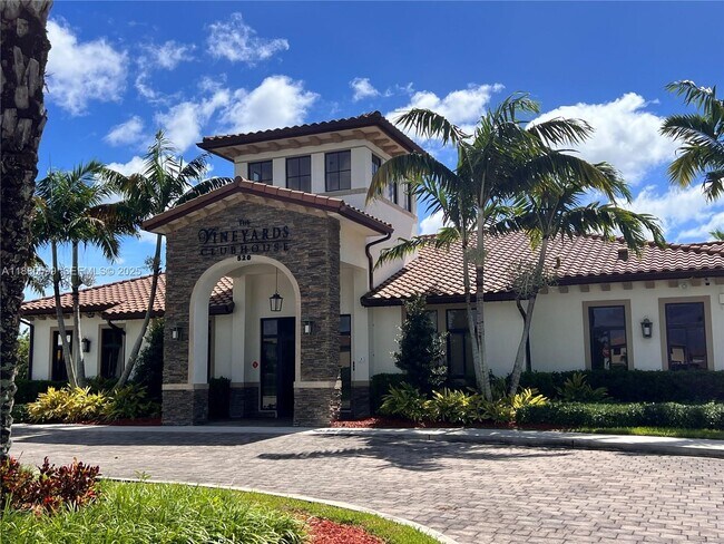 Building Photo - 159 SE 34th Ave