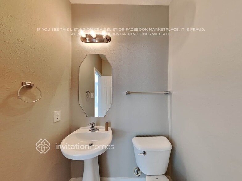 Building Photo - 38 N Spinning Wheel Cir