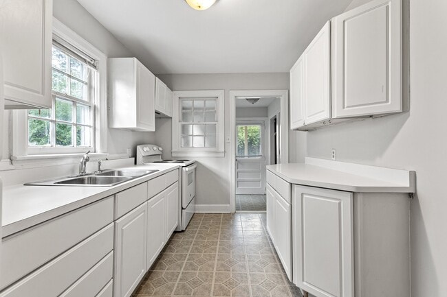 Building Photo - 1617 Liberty Rd