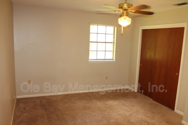 Building Photo - 5470 Barbara Dr