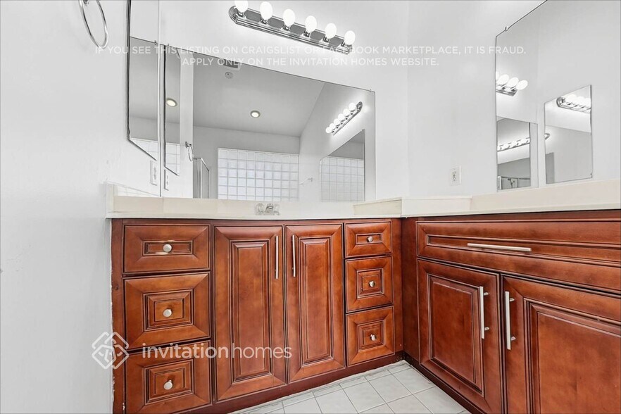 Building Photo - 7704 Thornlee Dr