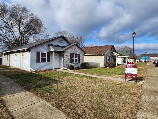 Building Photo - Duplex Located On Terre Hautes The North Side