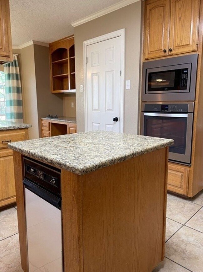 Building Photo - Available Now! No Pets! Beautiful 4 bed/2....