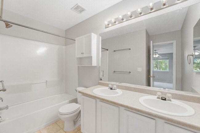 Building Photo - 6510 Stagecoach Ave