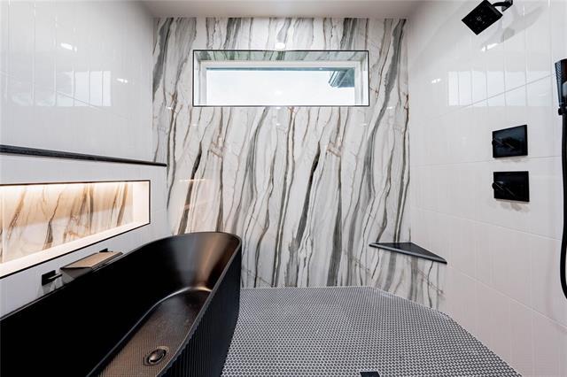 Building Photo - 85 Isle of View Dr