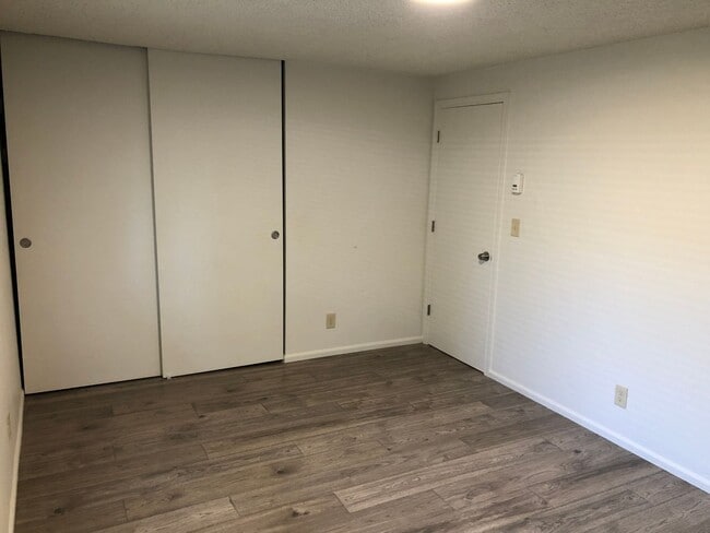 Building Photo - Updated 2 bed 1 bath dulpex in Eugene!