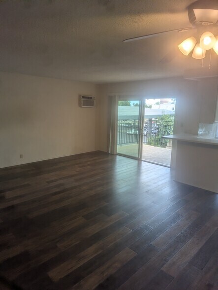 Living Room - 1311 Lyndon St