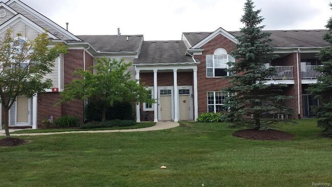 Building Photo - 16695 Carriage Way