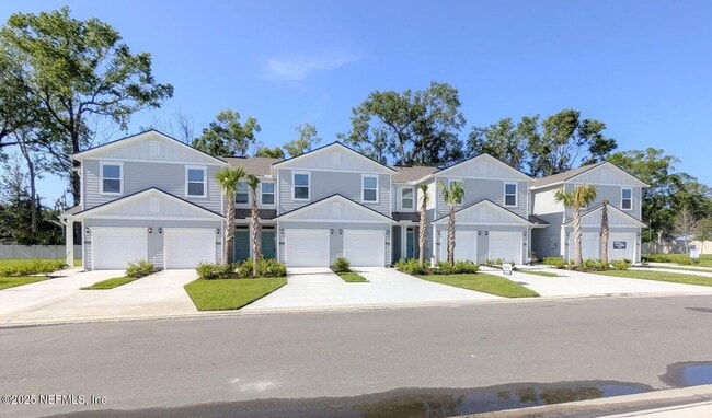 Building Photo - 5938 Lakeside Dr